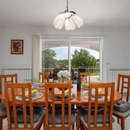 בית נופש House Roberta