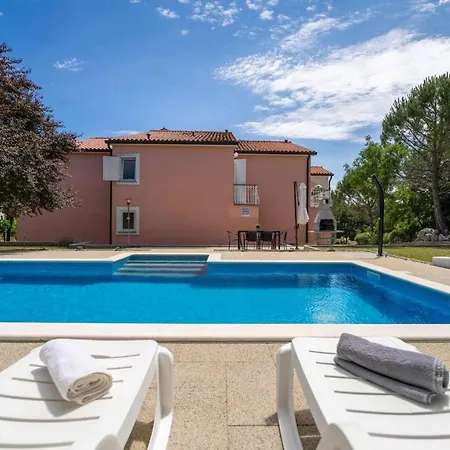 House Roberta Tatil Evi *