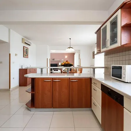 House Roberta
